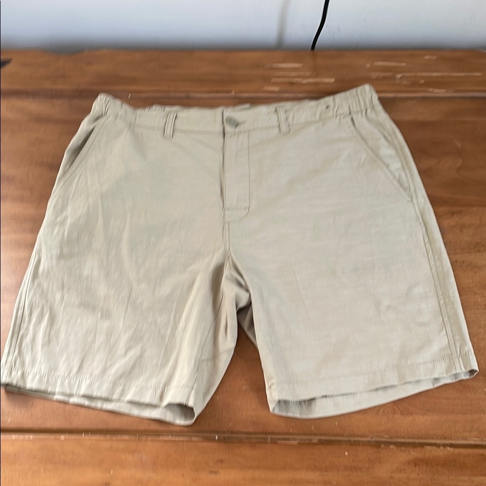 RVCA Men's Tan Shorts Size 36